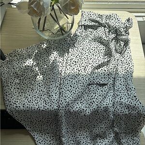 Wide white pants with black dots